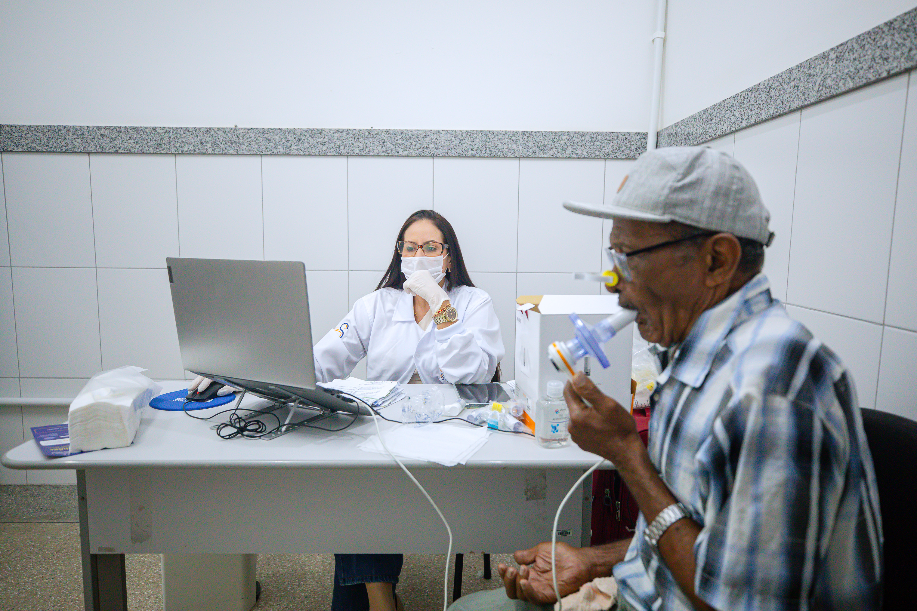 Prefeitura de Lauro de Freitas oferta exames de espirometria para pacientes da rede pública