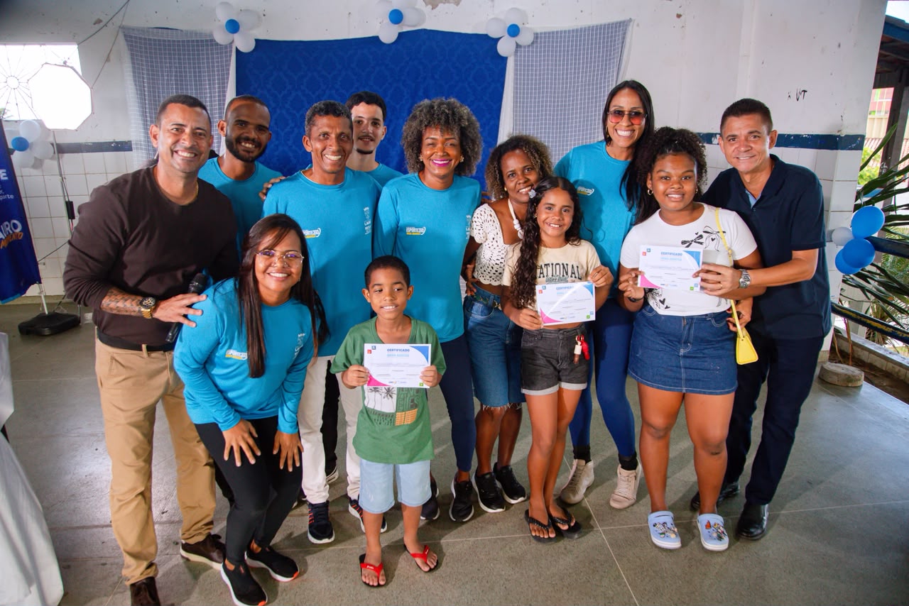 Prefeitura celebra um ano de reabertura da Arena Aquática com entrega de certificados aos nadadores