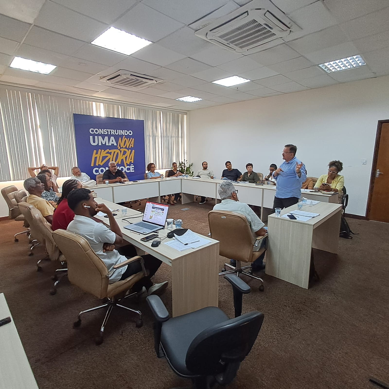 Prefeitura Lauro de Freitas discute o futuro de Lauro de Freitas em reunião sobre o PDDU